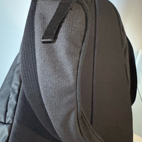 The North Face Isabella Sling NWT - Picture 9 of 10